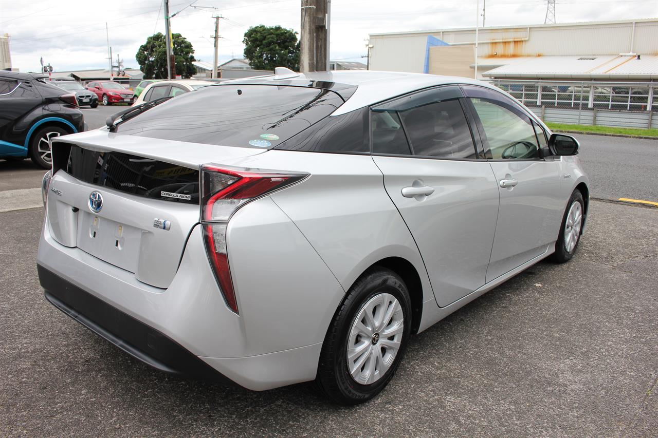 2017 Toyota PRIUS