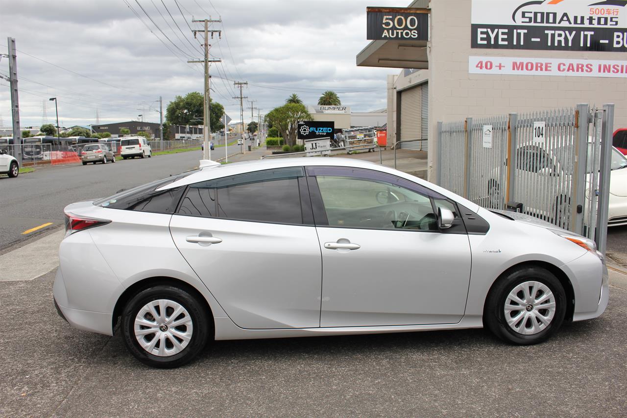 2017 Toyota PRIUS