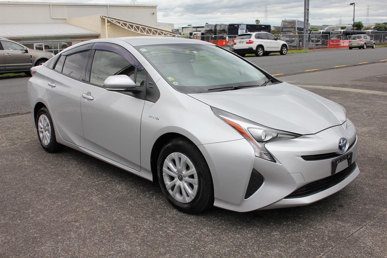 2017 Toyota PRIUS