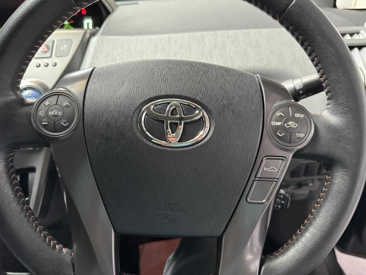 2014 Toyota Prius Alpha 